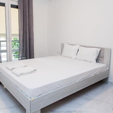 Modern 3-Bedroom Apartment Next To Koridallos Square 피레아스 외부 사진