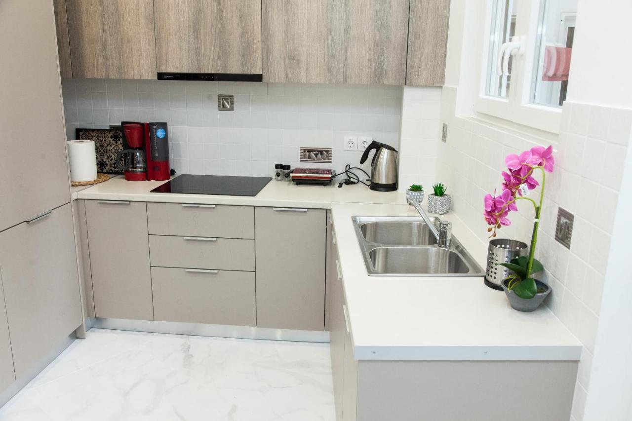 Modern 3-Bedroom Apartment Next To Koridallos Square 피레아스 외부 사진