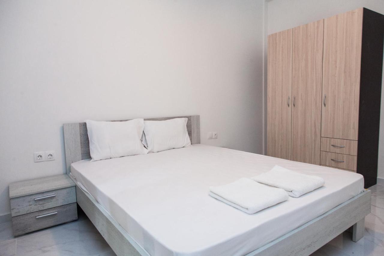 Modern 3-Bedroom Apartment Next To Koridallos Square 피레아스 외부 사진